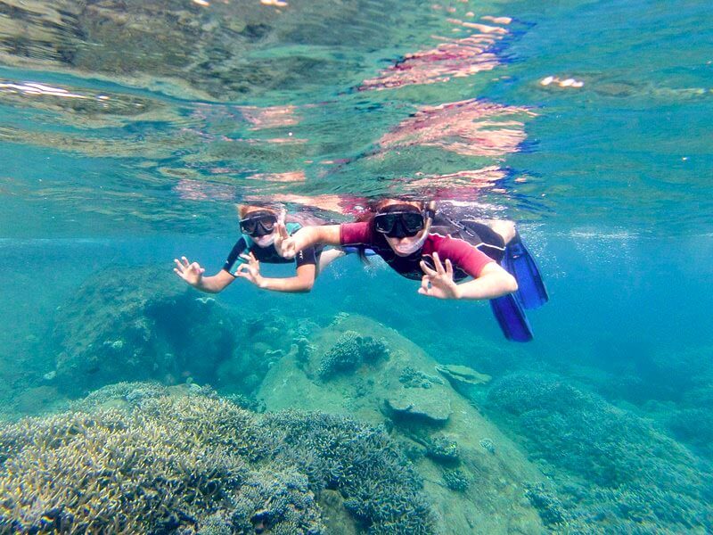 Discover the reefs of Bentota